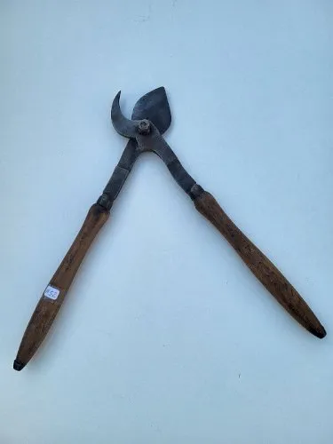 ANCIEN OUTIL GRAND SECATEUR N° 52