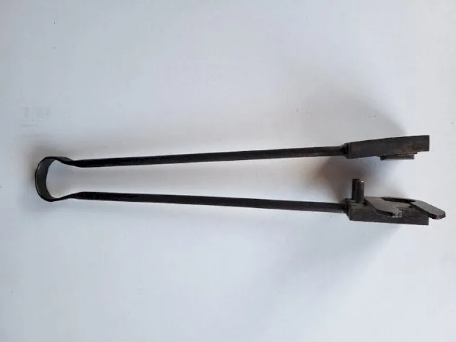 ANCIEN OUTIL PINCE N° 70