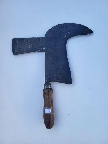 ANCIEN OUTIL VITICULTURE OUTIL DE VIGNE SERPE A TALON DE VIGNERON N° 44