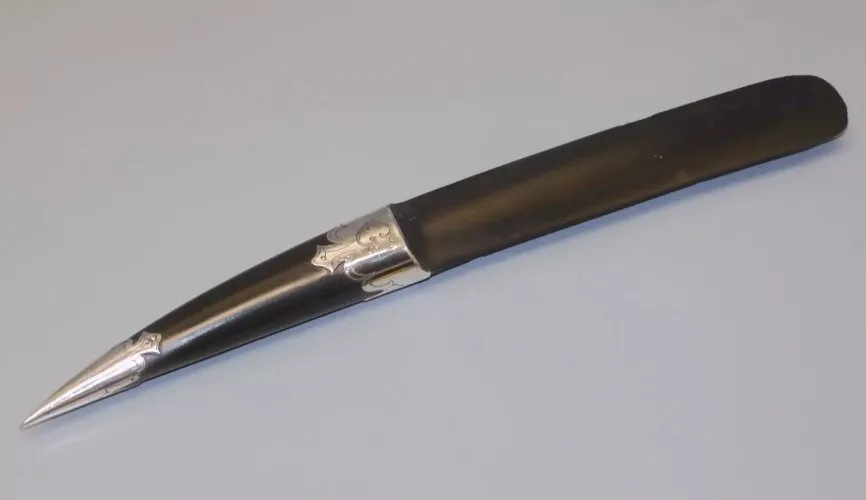 -ANCIEN OUVRE LETTRE BOIS Foncé & ARGENT Poinçon tête Sanglier Monogrammé G D