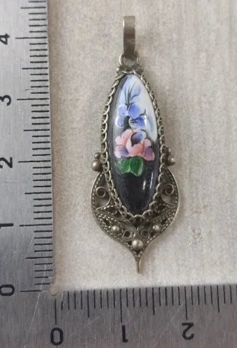 Ancien pendentif, fleurs émaillées peintes, en argent filigrane, vintage