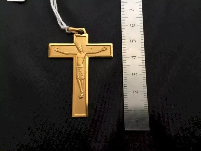 ancien pendentifs religieux crois plaquée or