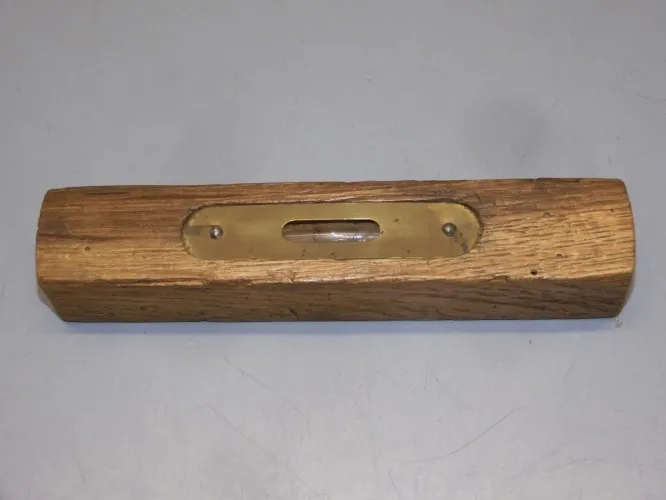 - ANCIEN PETIT NIVEAU BOIS et LAITON COLLECTION OUTIL ANCIEN déco  D