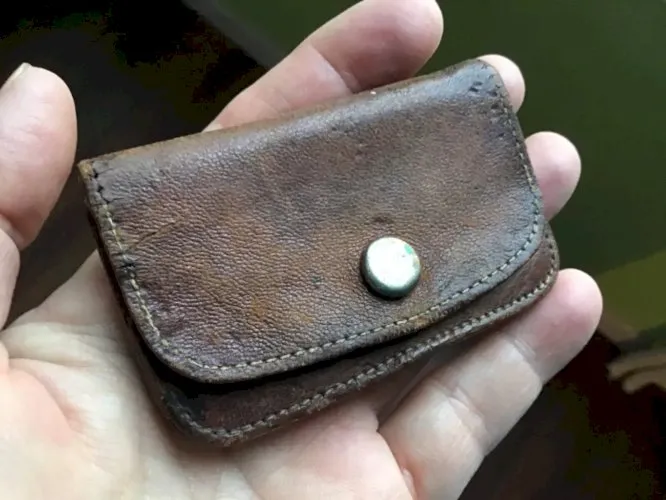 ancien petit porte monnaie pour pièces à la quête de la messe