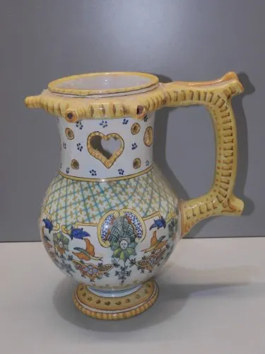 -ANCIEN PICHET TROMPEUR CERAMIQUE MONTAGNON ACCIDENTE A RESTAURER COLLECTION