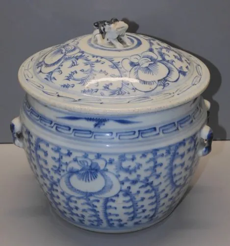 -ANCIEN POT A GINGEMBRE PORCELAINE DE CHINE BLANC/BLEU AVEC SON COUVERCLE  D
