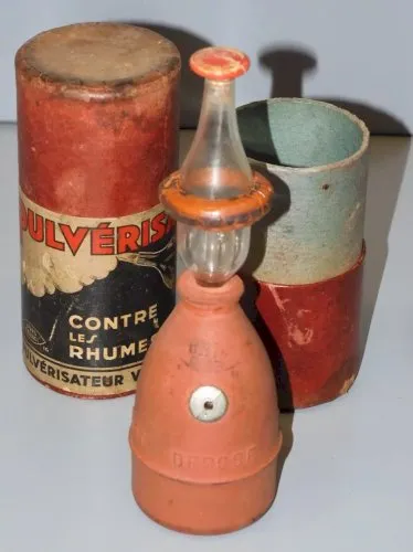 -ANCIEN PULVERISATEUR CONTRE LES RHUMES UNIS France VAAST 22 rue Odéon PARIS  D