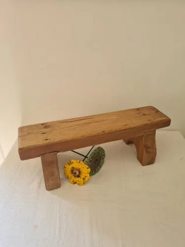 Ancien repose-pieds à détourner Meubles de rangement