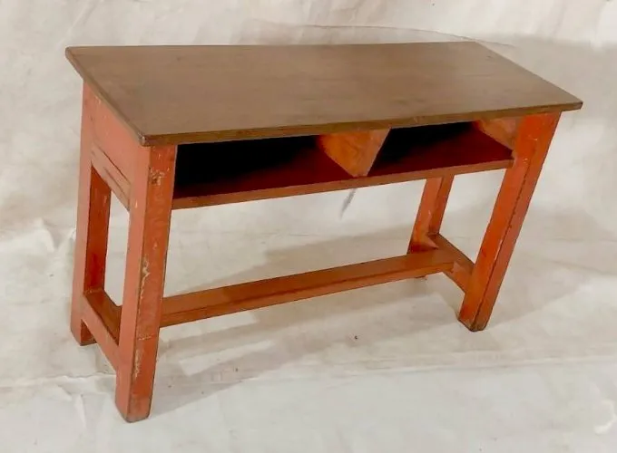 Ancien set pupitre et chaise d’écolier en teck birman patine rouge dorigin