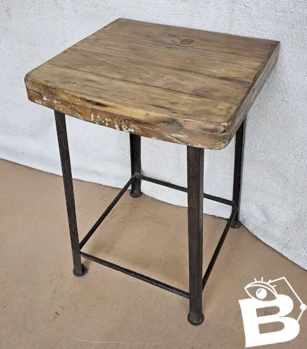 Ancien tabouret datelier en bois et fer forgé
