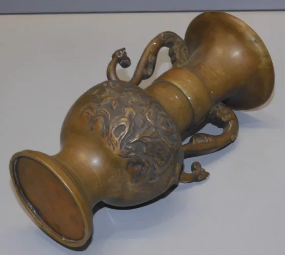 - ANCIEN VASE BRONZE JAPON ANSES TETES D'ELEPHANT COLLECTION Belle Patine D