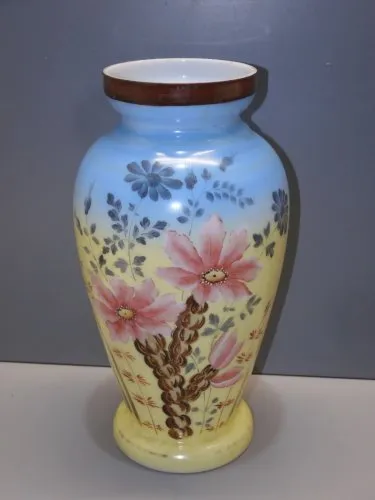 -ANCIEN VASE OPALINE décor PEINT de FLEURS et DORURES DECO VINTAGE XXe  D