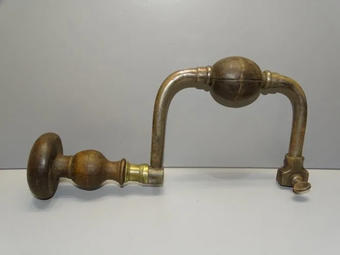 -ANCIEN VILEBREQUIN OUTIL DE MENUISIER OUTIL ANCIEN COLLECTION DECO D