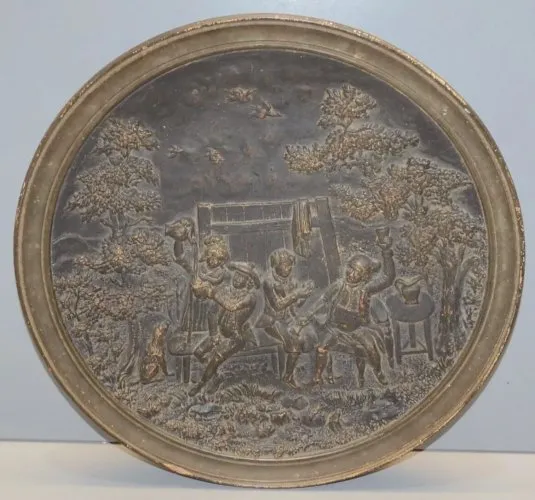 -ANCIENNE ASSIETTE DECORATIVE EN PLATRE Marquée au dos AFTER TENIERS déco D