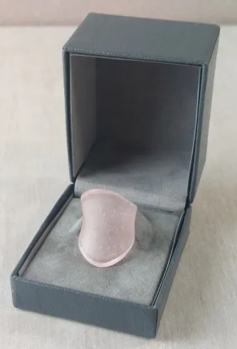 Ancienne bague, en verre bullé dépoli, Selle Masaï, Daum