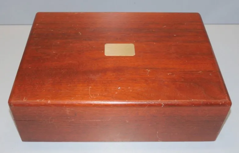 - ANCIENNE BOITE A CIGARES BOIS PRECIEUX VERNIS MANQUE HUMIDIFICATEUR D