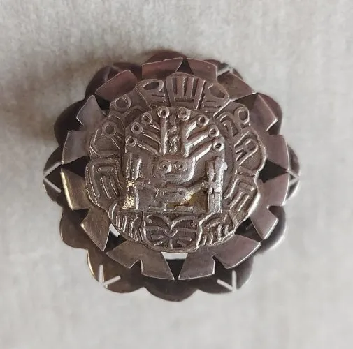 Ancienne broche décor Inca / Perou, en argent massif