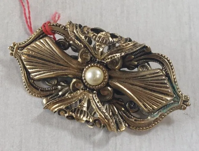 Ancienne broche en métal doré et perle, Gil d'Agena, vintage