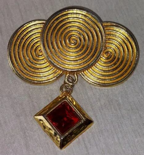 Ancienne broche en métal doré, Maroussia, vintage