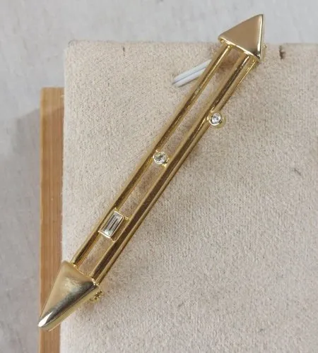 Ancienne broche / épingle à cravate en métal doré