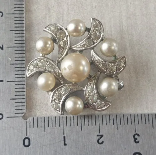 Ancienne broche, forme fleur, perles nacrées, en argent, vintage