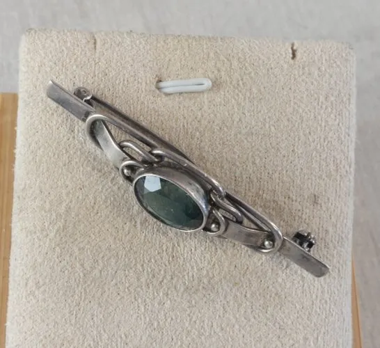 Ancienne broche, pierre verte, en argent, vintage
