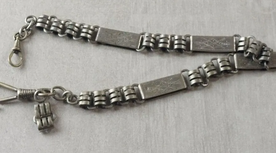 Ancienne chaîne de montre gousset, en métal argenté