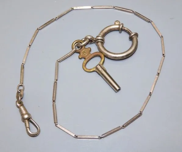 -ANCIENNE CHAINE pour MONTRE GOUSSET en ARGENT 835e AVEC PETITE Clé Laiton  D