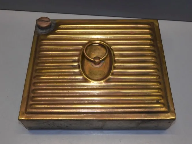 -ANCIENNE CHAUFFERETTE BOUILLOTTE LA MODERNE DESSUS LAITON et CORPS METAL  D