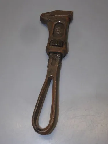 - ANCIENNE CLE ANGLAISE MARTEAU HI OUTIL ANCIEN OLD TOOLS COLLECTION GARAGE D