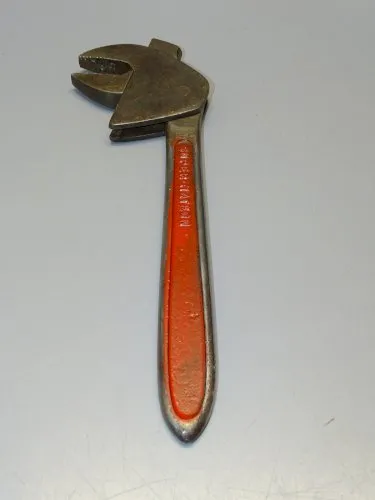 -ANCIENNE CLE MULTIPRISE SUPER MATKON COLLECTION OUTILS ANCIENS DECO GARAGE  D