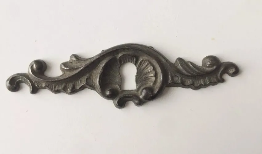 ancienne entree de serrure style Louis XV laiton