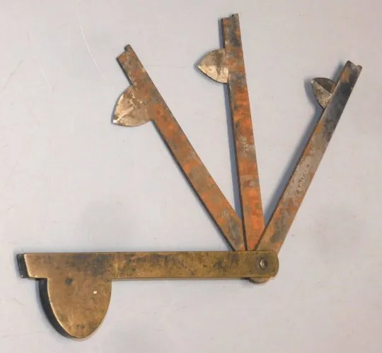 - ANCIENNE FLAMME VETERINAIRE avec 3 LAMES une Gravée TOUZINEAUD JUS GRENIER D