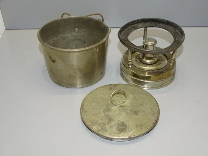 -ANCIENNE GAMELLE MILITARIA AVEC RECHAUD CAMPING COLLECTION DECO VITRINE  D