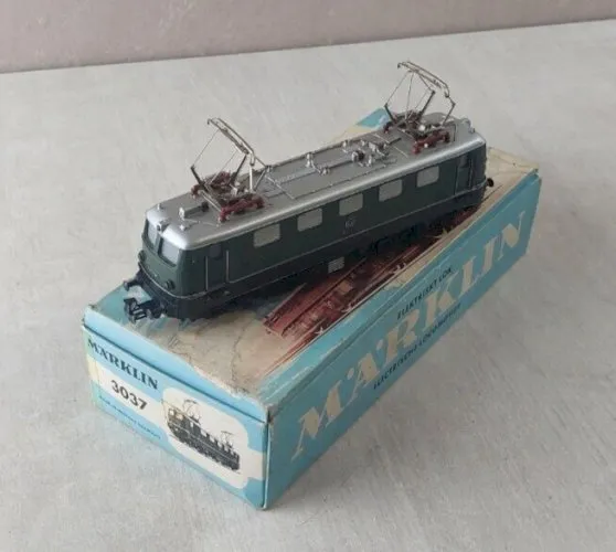 Ancienne locomotive électrique, E 41024 DB / 3037, Märklin, en HO