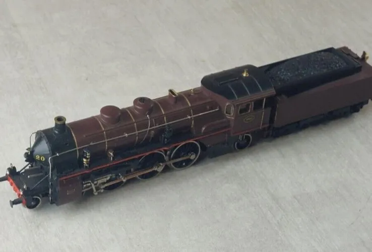 Ancienne locomotive vapeur + tender 5920, DB Märklin 3111, en HO