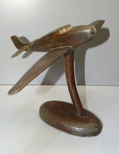 -ANCIENNE MAQUETTE ARTISANALE AVION CHENE SUR SOCLE à FIXER AU MUR ou POSER D