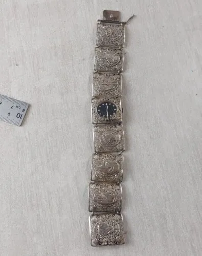 Ancienne montre, bracelet manchette, décor égyptien filigrane, en argent, Luxus