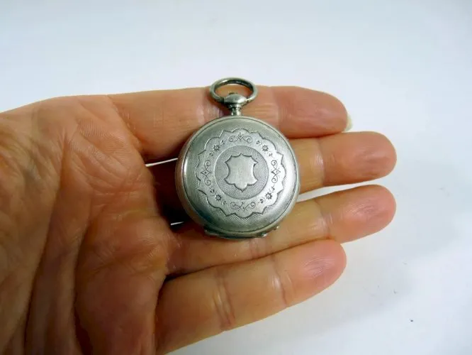 Ancienne montre gousset clé 8 rubis argent massif XIX° gravé & guilloché poinçon