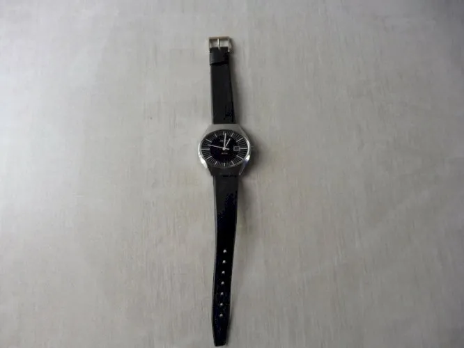 Ancienne montre mécanique Relay Antichoc, vintage