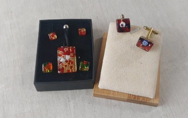Ancienne parure, collier, boucles d'oreilles, boutons manchettes, Murano