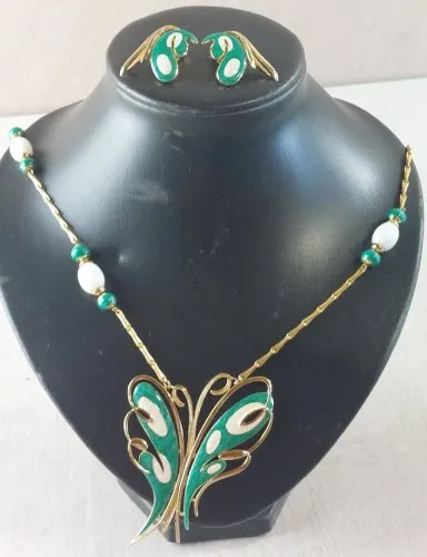 Ancienne parure, collier + boucles d'oreilles clips, décor émaillé, Orena