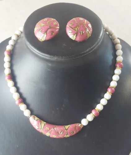 Ancienne parure, collier + boucles d'oreilles clips, en métal doré, Orena