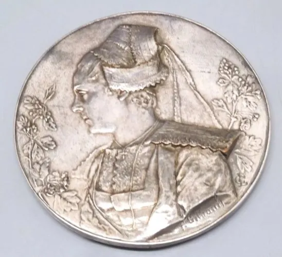 - ANCIENNE PLAQUE RONDE GALVANOPLASTIE JEUNE ARLESIENNE signée F GILBAULT  D