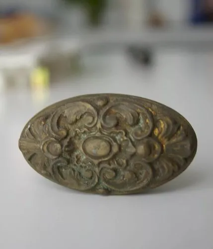 ancienne poignee bouton olive de porte en laiton/bronze ciselé