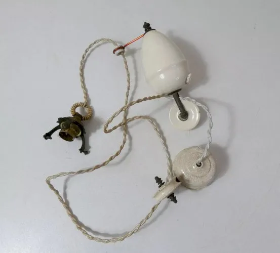 Ancienne poulie monte et baisse