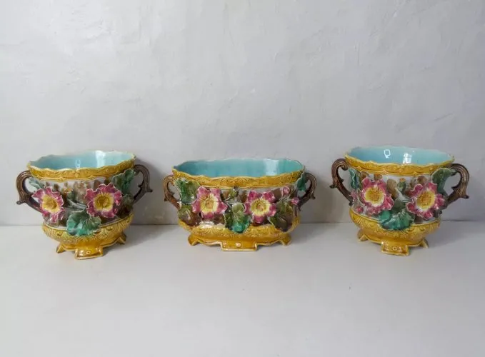 anciens cache-pots et jardinière faience barbotine