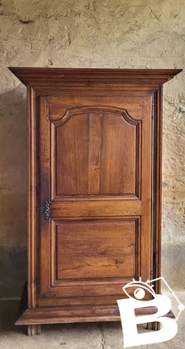 Armoire, bonnetière Louis XIII en chêne, XVIIIème s.