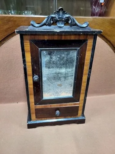 ARMOIRE DE POUPEE ANCIENNE