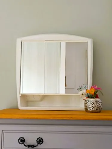 Armoire de salle de bain ou de pharmacie années 80